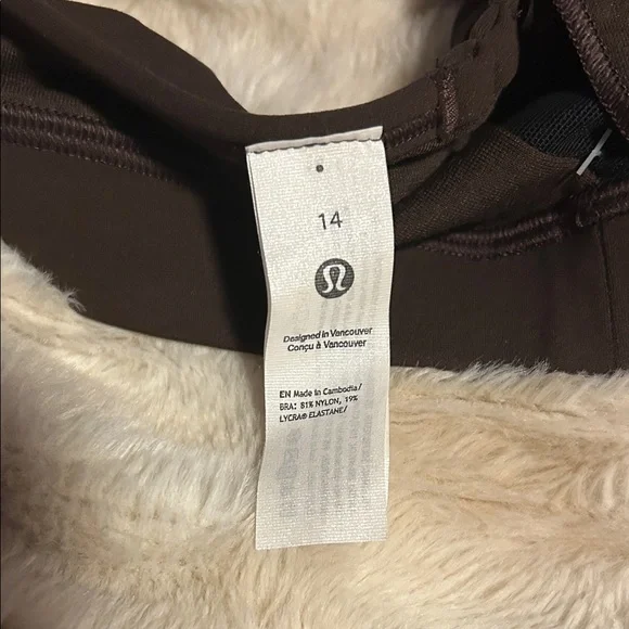 NWT size 14 Lululemon Flow Y Nulu Bra - Picture 7 of 11